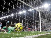 西甲榜首之争：巴萨主场全胜，皇马客场虫？