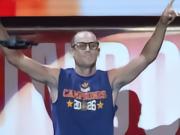 略伦特回应与费兰度假照争议：2026了，男人的友谊不该被嘲讽