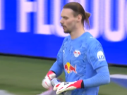 半场：莱比锡0-1奥格斯堡，菲尔豪尔破门，范德沃特扑点