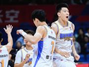 北京105-86轻取青岛豪取6连胜，桑普森27+15，米奇空砍30+10
