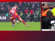 蹬踏对手被罚下，萨内俱乐部生涯首次染红