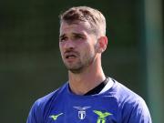 拉齐奥官方：普罗韦德尔肩部受伤将手术；据悉很可能赛季报销