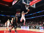 老鹰114-111险胜骑士，米切尔连续错失绝平，奥孔古29+12，哈登24+5+4