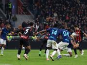 意媒：裁判协会认为里奇的手球不能和上赛季比塞克的手球对比