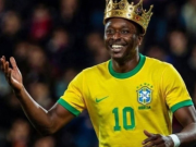  我即是贝利！被队友誉为贝利再世，萨迪克给自己P上巴西10号