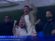 巴尔韦德上演帽子戏法后，姆巴佩在包厢进行了激情庆祝