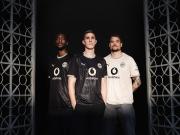 ⚫峻黑为底，砂岩着色