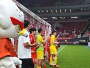 上观：海港战绩走低，本质上在为教练组与俱乐部引援失误还债