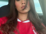 TikTok女神晒利物浦复古照引热议，球迷：让她来当主帅