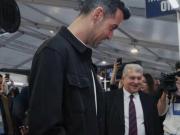 布斯克茨现身巴萨主席投票现场，在拉波尔塔的陪同下完成投票