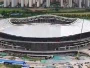 鲁媒：黄河体育中心专业足球场世界级屋盖结构体系成功落位