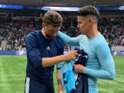 拜仁前队友，穆勒与J罗在美职联比赛结束后互换球衣