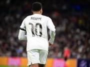 队报：姆巴佩周一参加了皇马全部训练，将随队出战曼城