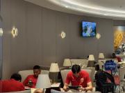 目前海港全队正在机场等待回沪航班起飞的信息